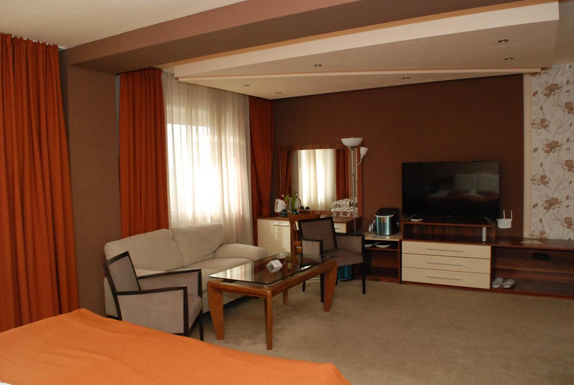 Hotel Balkan Plewen Zewnętrze zdjęcie